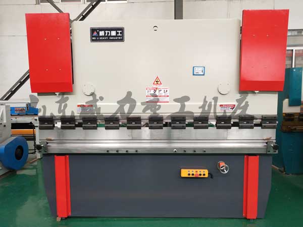63噸液壓板料折彎機